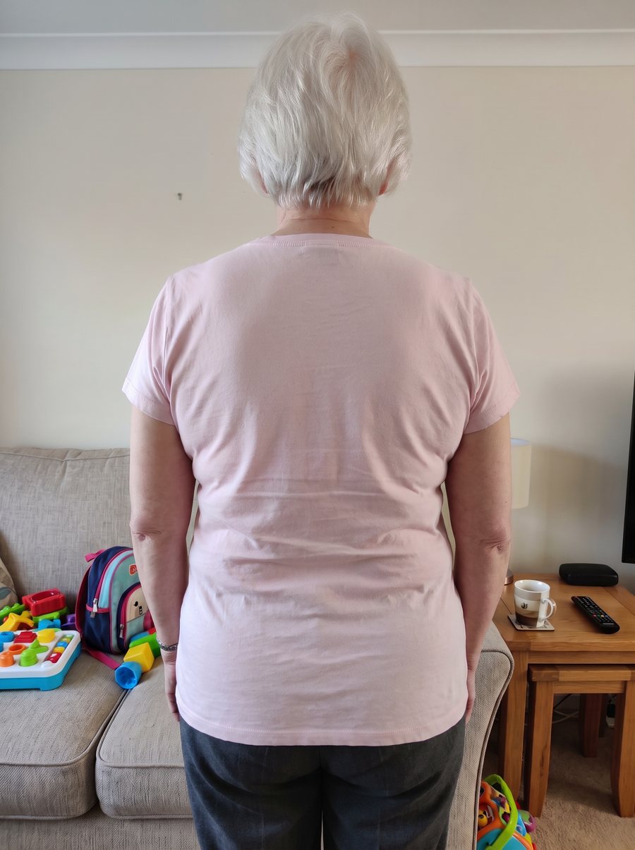 Ruth K. from behind with the Freeform tank underneath: the back is smooth